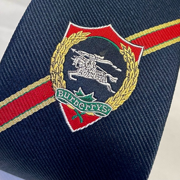 🎁HOLIDAY 24’🎁🔥🆕💯ICONIC BURBERRY HORSEFERRY KNIGHT CREST NAVY MOTIF T… - Picture 3 of 16